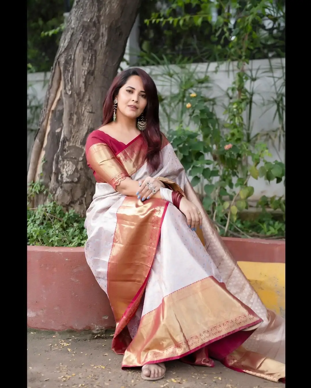 TELUGU ACTRESS ANASUYA BHARADWAJ IN BLUE PATTU SAREE 10